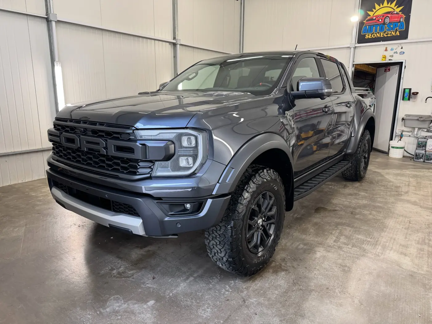 Ford Ranger Raptor po myciu w warsztacie Auto Spa Słoneczna